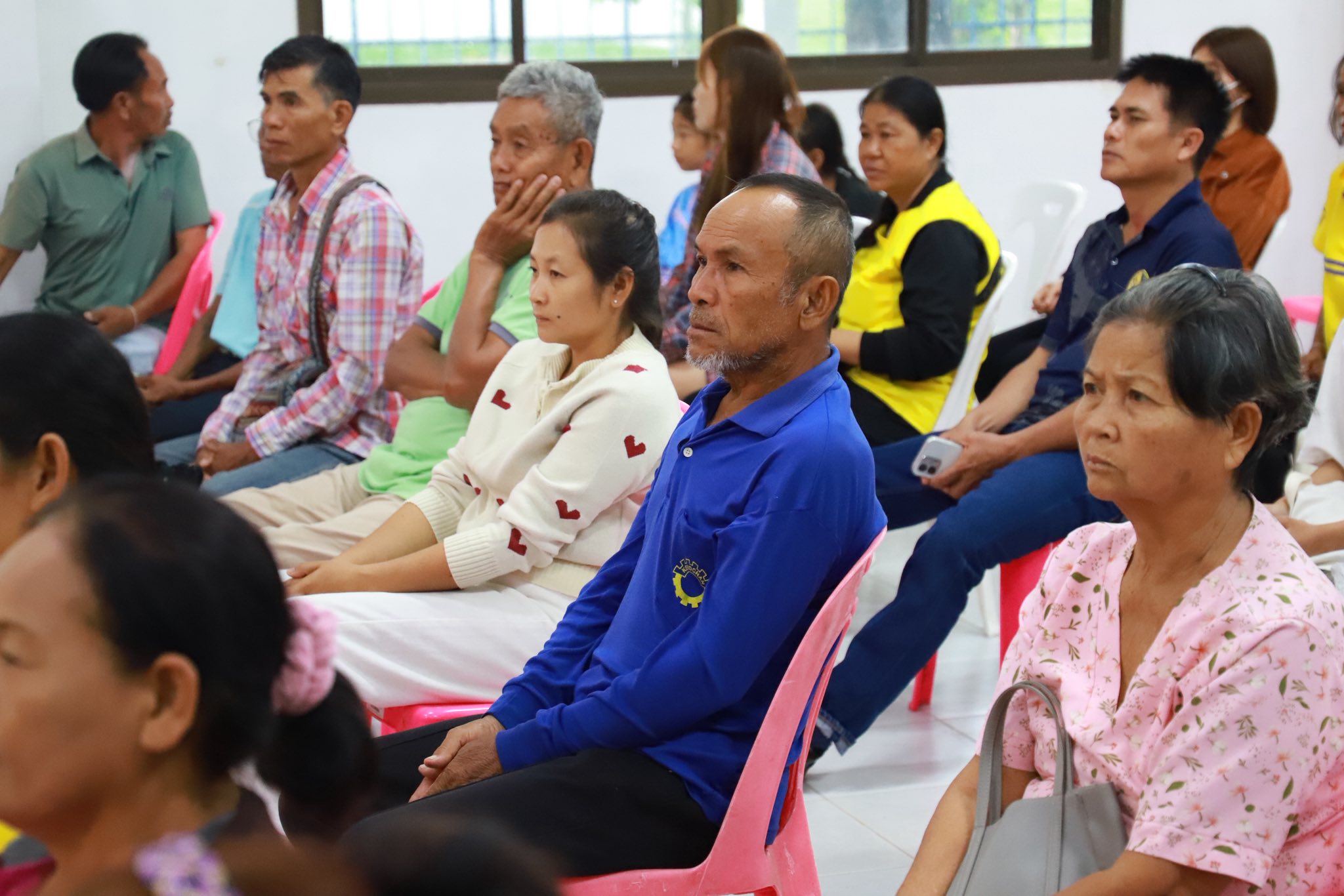 จังหวัดขอนแก่น ช่วยเหลือประชาชนผู้ประสบวาตภัยในพื้นที่อำเภอบ้านแฮด หลังเกิดพายุฤดูร้อนพัดถล่มบ้านเรือนประชาชนได้รับความเสียหาย
