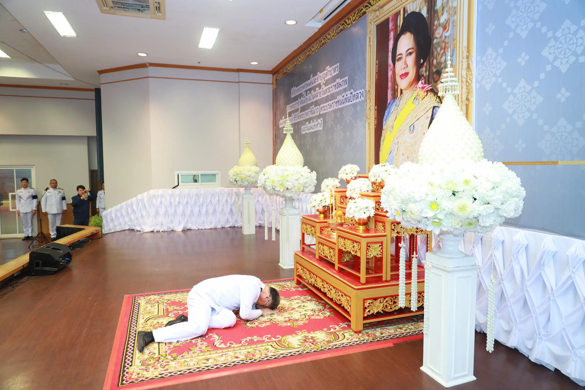 จังหวัดขอนแก่น จัดพิธีสวดพระพุทธมนต์และทำบุญตักบาตรถวายเป็นพระราชกุศล เนื่องในวันคล้ายวันพระราชสมภพ สมเด็จพระบรมราชชนนีพันปีหลวง 12 สิงหาคม 2569